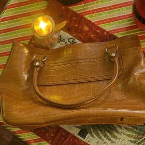 NWOT Chic Liz Clairborne Camel Crocodile-Embossed Shoulder Bag